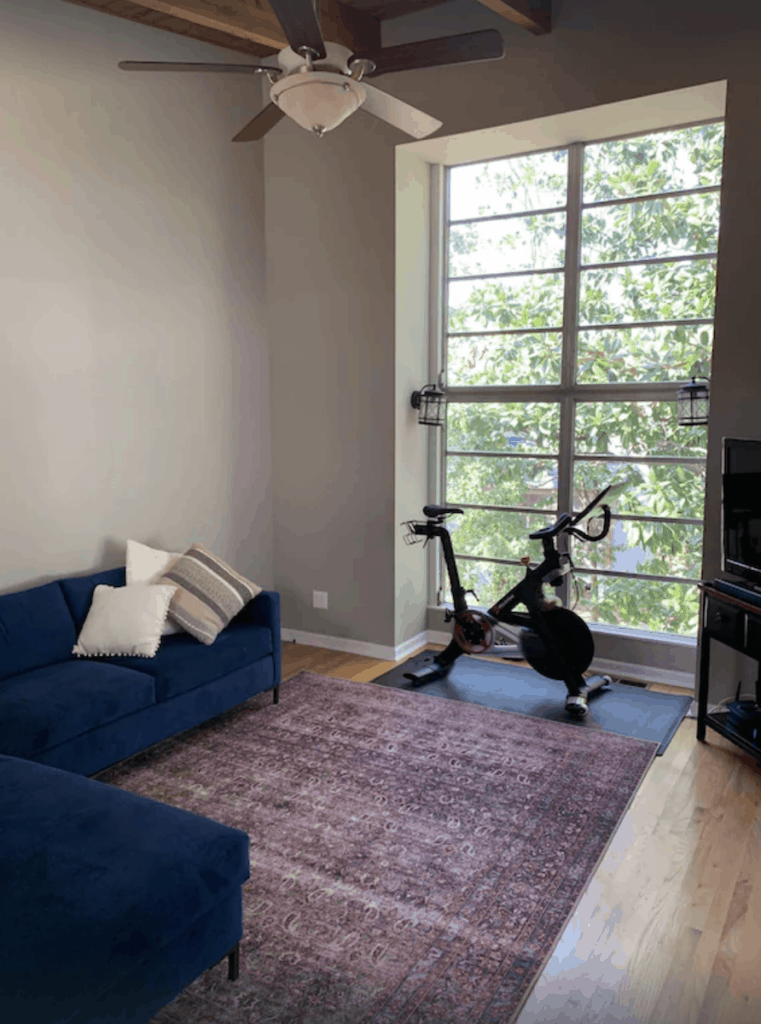 atlanta vrbo vacation rental peloton family room