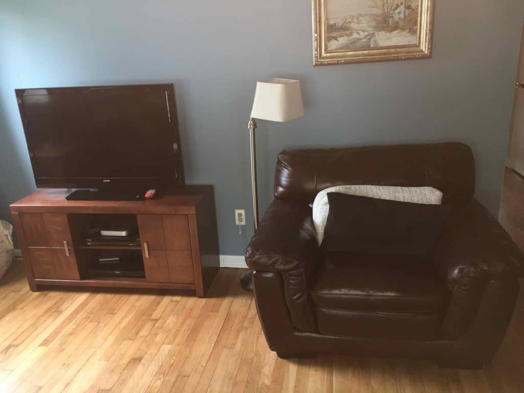 tv stand for selling house